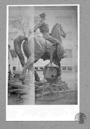 Lijevanje spomenika Pisludskom