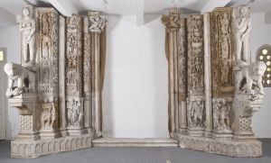 Portal katedrale sv. Lovre u Trogiru