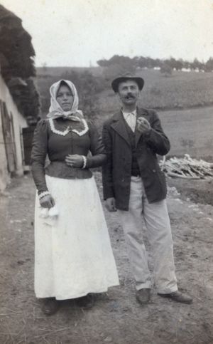 Žensko i muško svečano odijelo