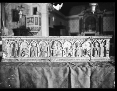 Riznica župne crkve sv. Anselma (Azela) (Nin) : škrinja svete Marcele, 13.-14. st.