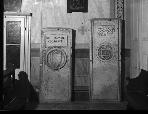 Crkva Svetog Duha (Split) : grobne ploče