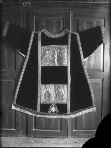 Riznica splitske katedrale (Split) : dalmatika, straga