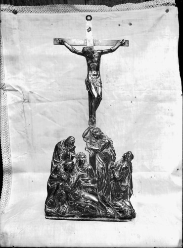 Crkva Svetog Duha (Šibenik) : Žene pod križem