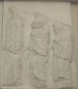 Tri ženske figure, Partenon- istočni friz