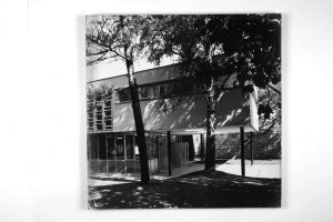 Centar za zaštitu majke i djeteta, Klaićeva 16, Zagreb; projekti i realizacija : Fotografija eksterijera, vizura 2