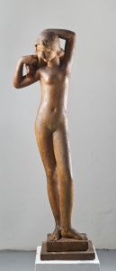 Djevojčica plete kosu