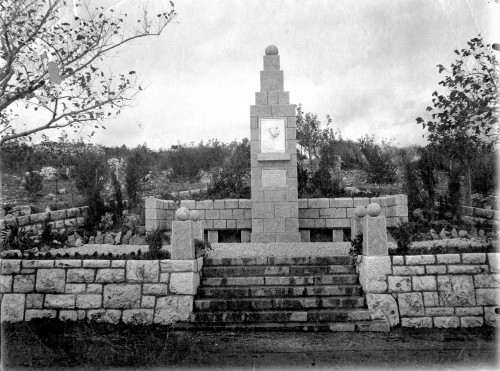 Spomenik Franji Josipu u Novom Vinodolskom