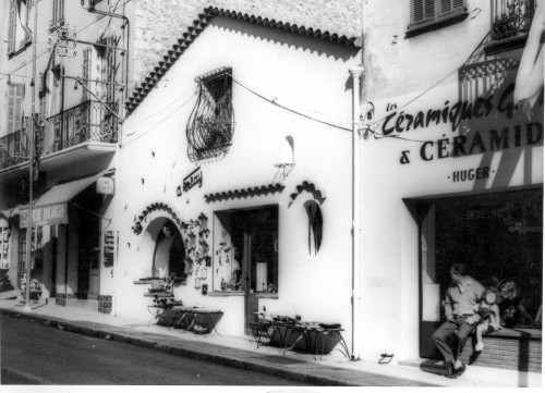 Trgovine keramike u Vallaurisu