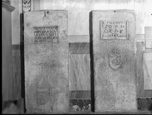 Crkva Svetog Duha (Split) : grobne ploče