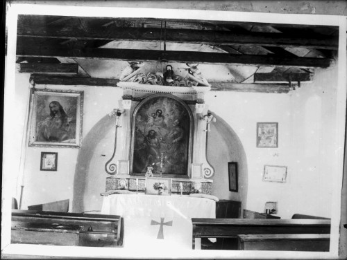 Crkva svetog Petra apostola (Brzac, Krk) : pogled na svetište i glavni oltar