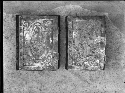 Riznica splitske katedrale (Split) : Evanđelistar, prednja korica i Rimski misal, stražnja korica, 12. st.