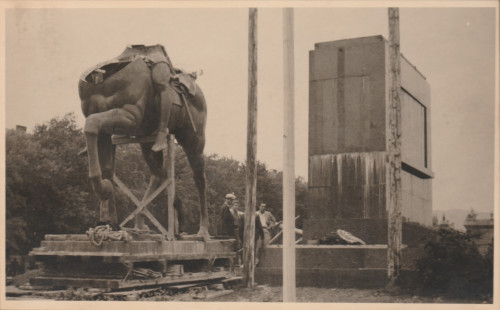 Postavljanje Spomenika kralja Tomislava, Zagreb, 1947.