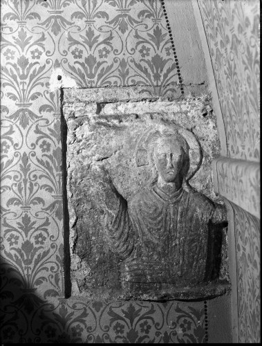 Crkva Svetog Duha (Split) : Glava Spasitelja, reljef