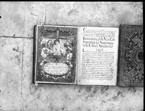 Riznica splitske katedrale (Split) : Minijatura matrikule Bratovštine Svetog Sakramenta, 1491.