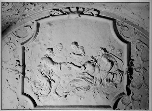 Crkva svete Katarine (Zagreb) : Isus daje zalogaj Judi – Prokazivanje izdajice, 1726., štuko-reljef na sjevernom zidu sakristije 