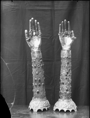 Riznica splitske katedrale (Split) : Ruke, moćnici, 14.-15. st.