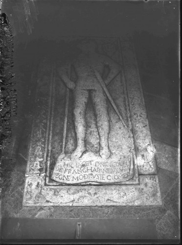 Crkva Majke Božje Trsatske (Trsat, Rijeka) : kapela svetog Petra apostola, nadgrobna ploča Nikole VI. Frankopana Tržačkog (†1523.)