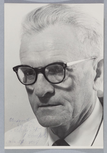 Fotoportret Jana Konopíka s vlastoručnom posvetom Franji Kogoju