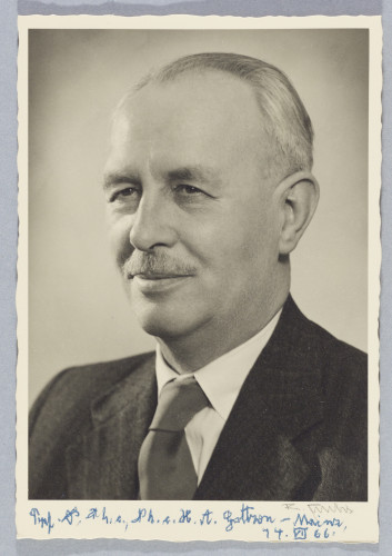 Fotoportret H. A. Gottrona s vlastoručnom posvetom Franji Kogoju