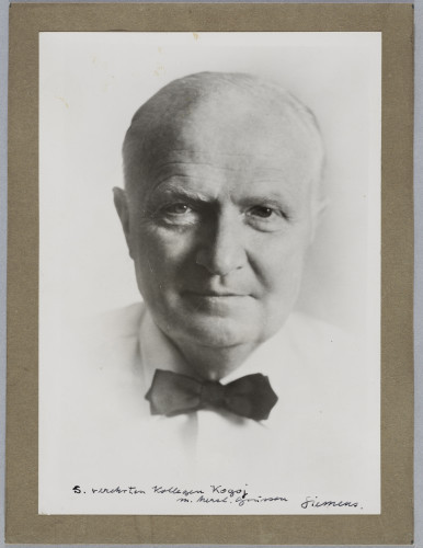 Fotoportret H. W. Siemensa s vlastoručnom posvetom Franji Kogoju