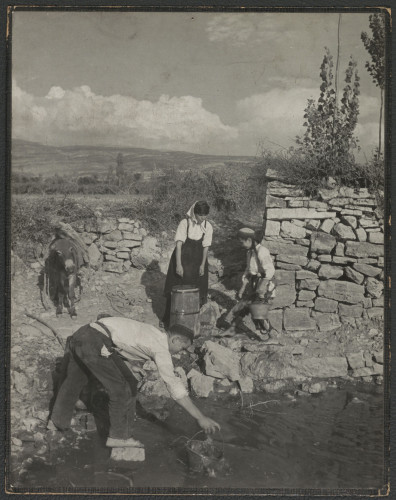 Lokve kraj Benkovca (Dalmacija). Voda za pučanstvo